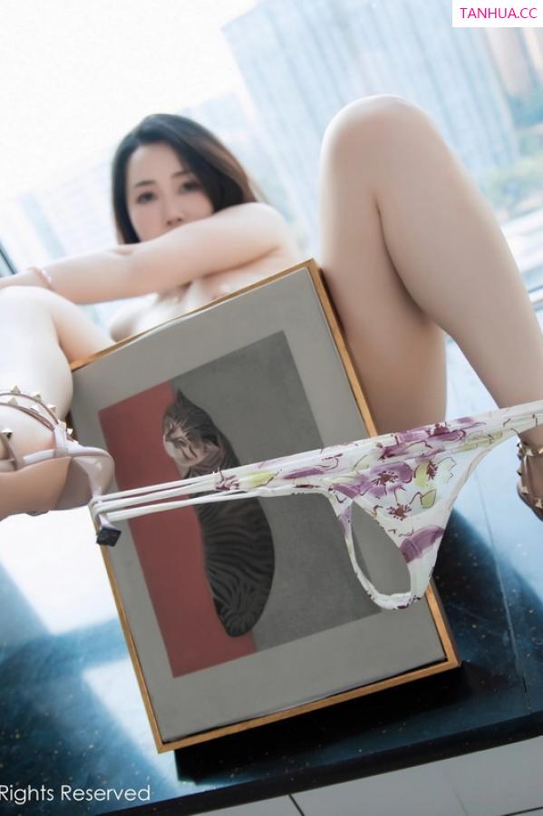   [XiuRen]高清写真图 2023.08.11 No.7216 严利娅Yuliya 丰腴美臀第69张图片